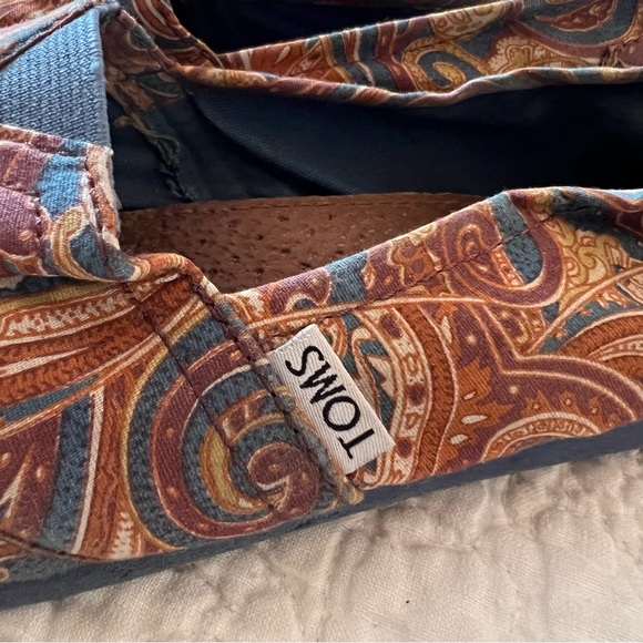 Toms Paisley Slip-On Flats - Picture 10 of 11